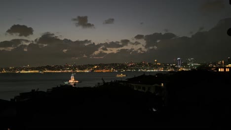 histórica torre virgen de istanbul después de la restauración