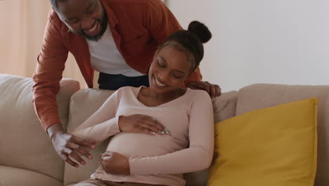 happy expectant couple