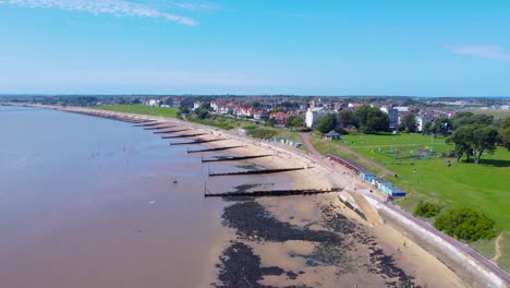 Vista-Aérea-De-La-Playa-De-La-Bahía-De-Dovercourt-En-La-Costa-De-Harwich-En-Essex,-Inglaterra.