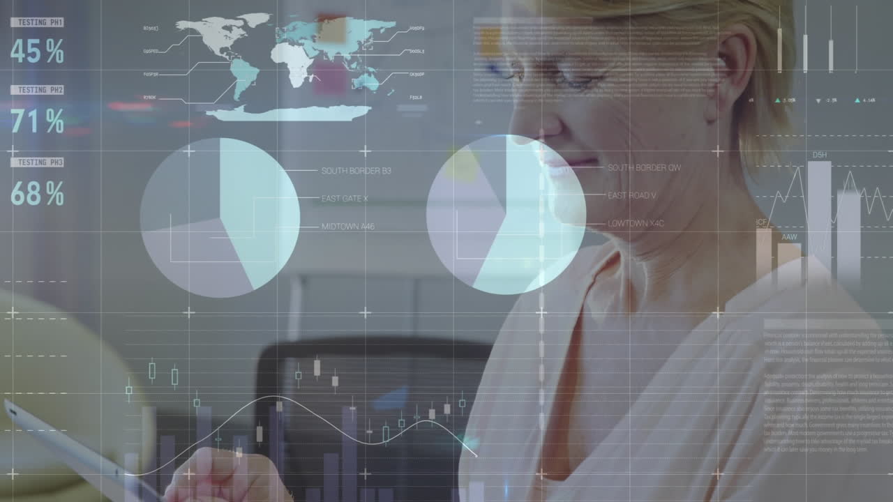 animación de procesamiento de datos estadísticos contra una mujer caucásica que usa una tableta y sonríe en la oficina