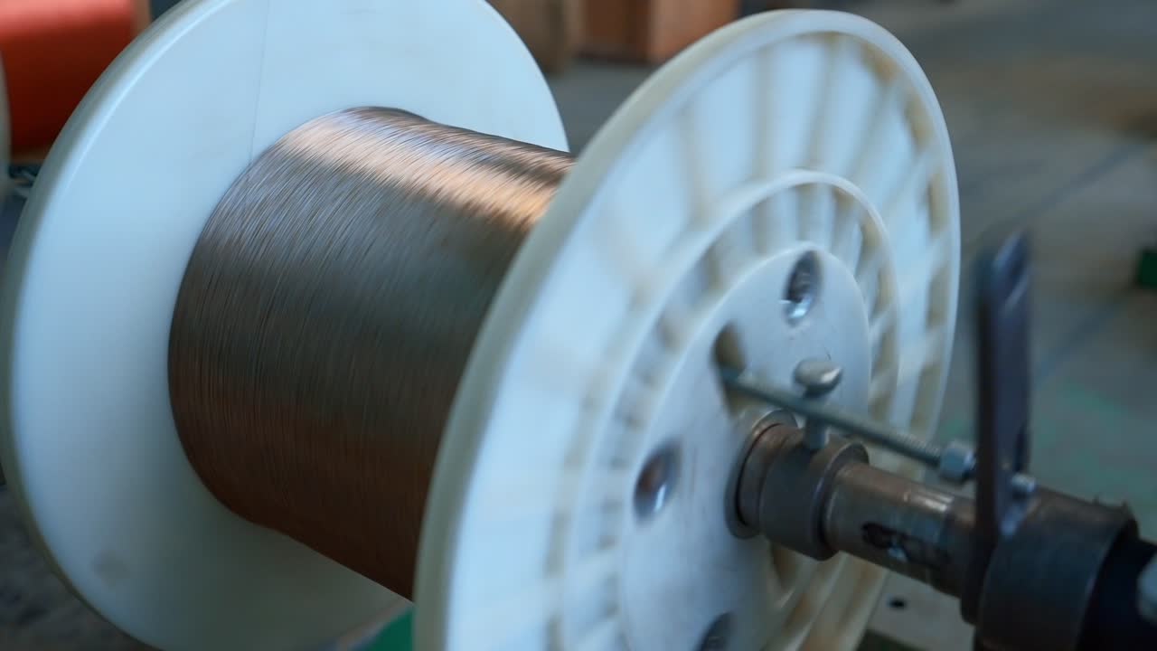제조 환경에서 릴에 와이어