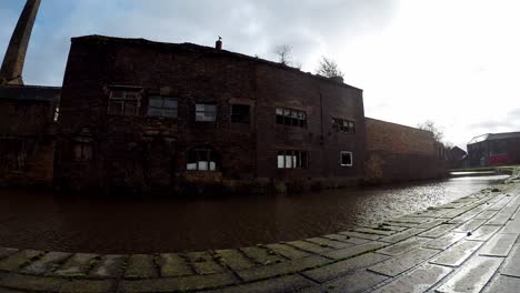 una antigua fábrica de cerámica abandonada y abandonada y un horno de botellas ubicado en longport, stoke on trent, staffordshire
