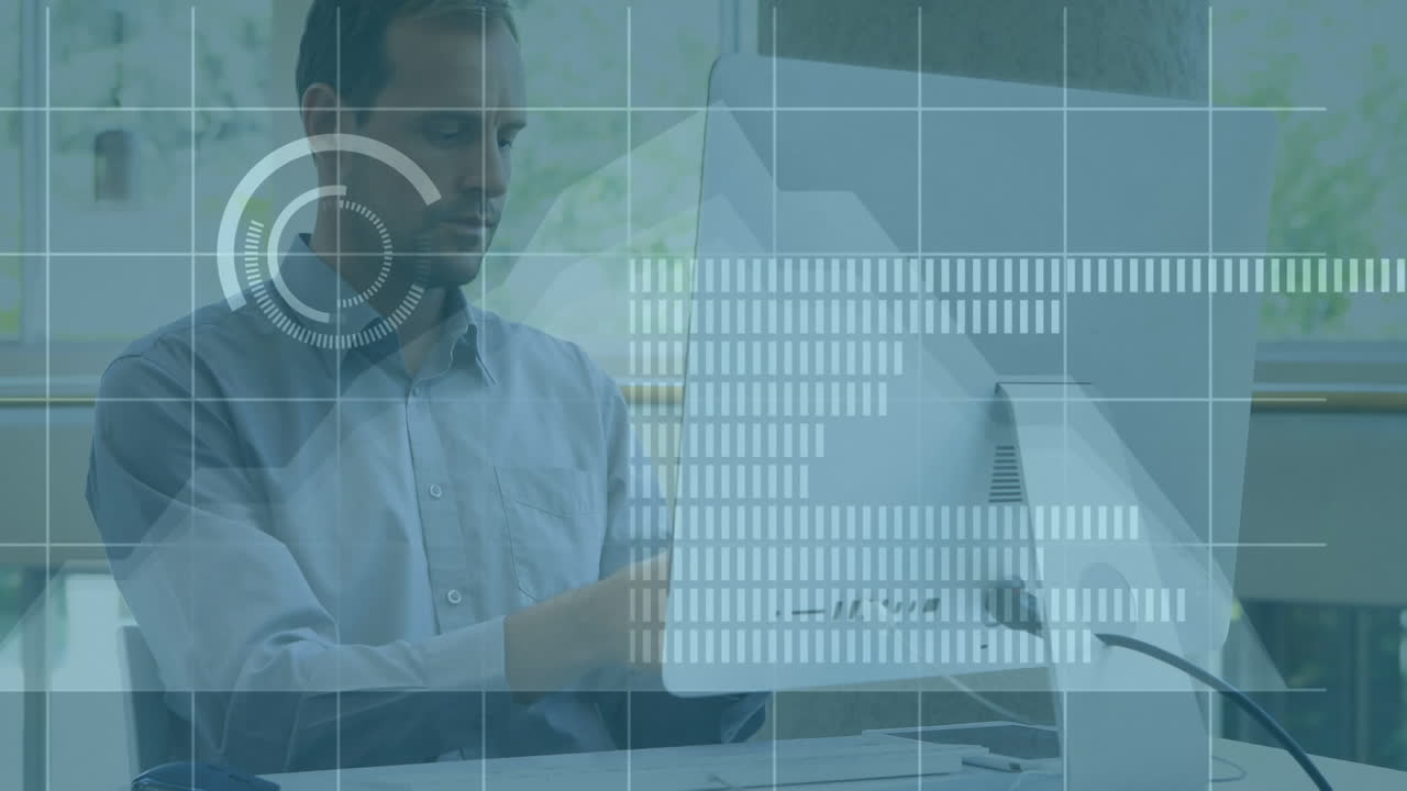 animación del procesamiento de datos financieros sobre el empresario que trabaja en la oficina