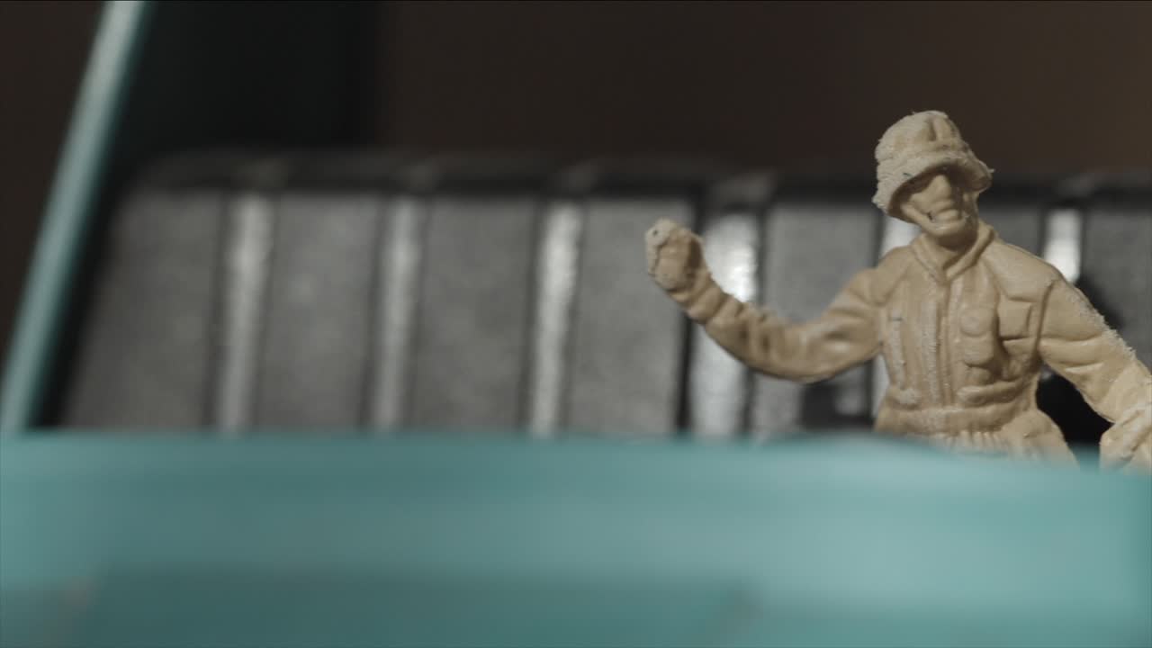 빈티지 자동차 에 있는 장난감 군인