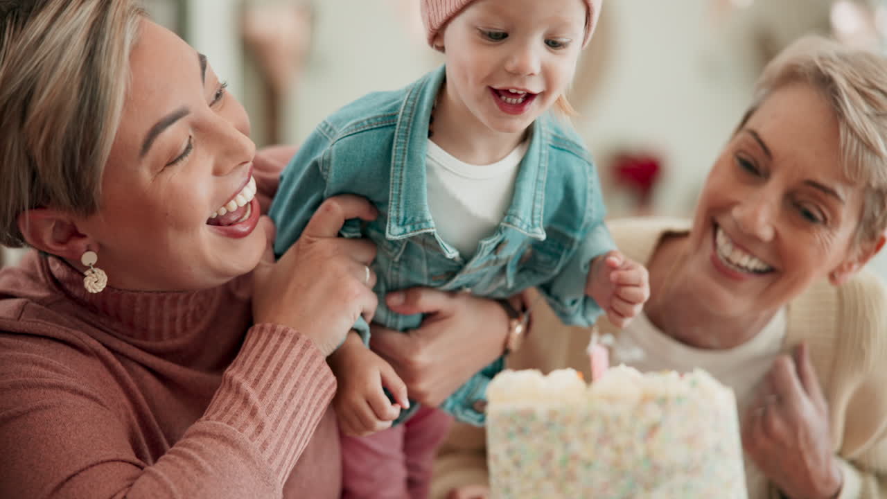 torta di compleanno, candela soffiata
