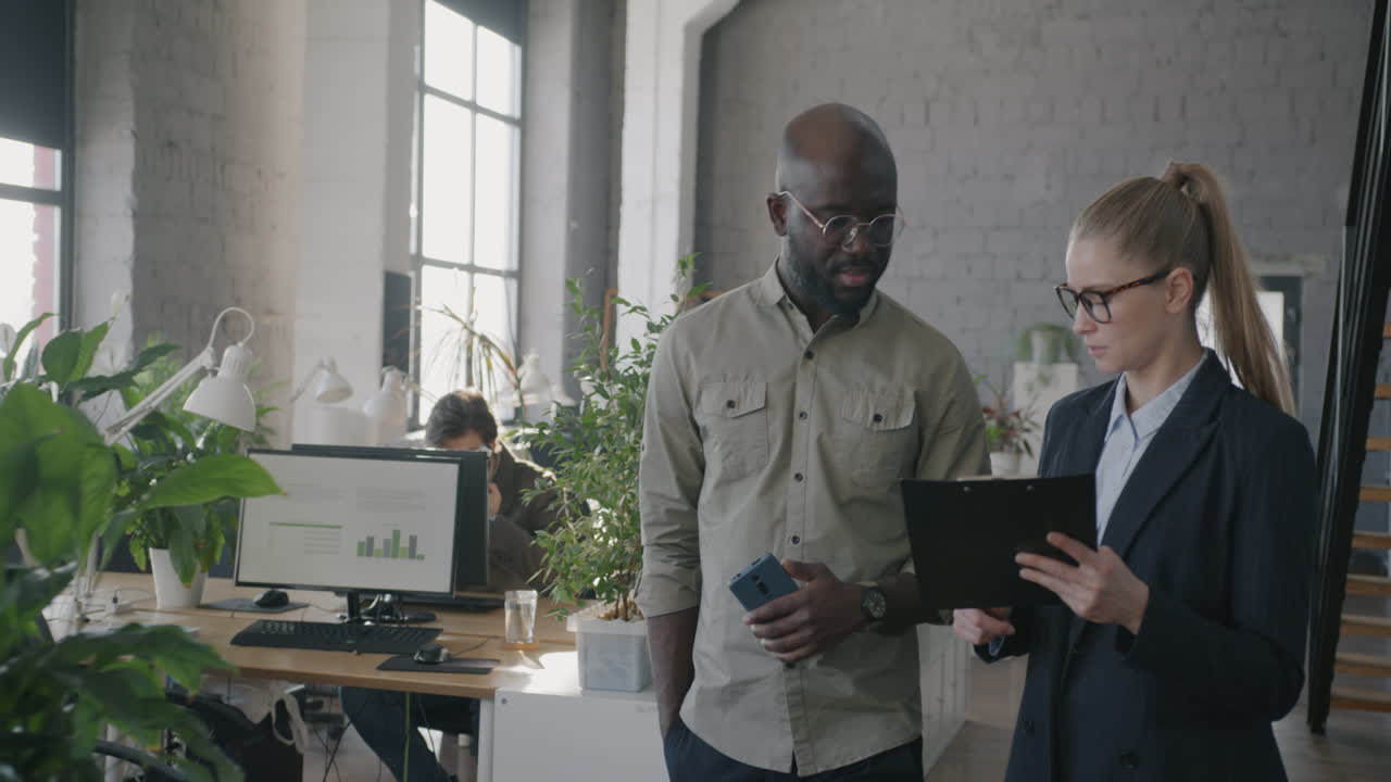 reunión de negocios en una oficina moderna