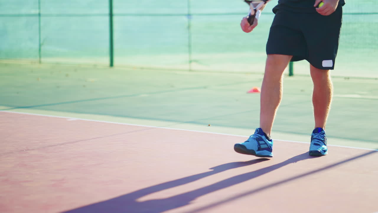 테니스를 하는 남자