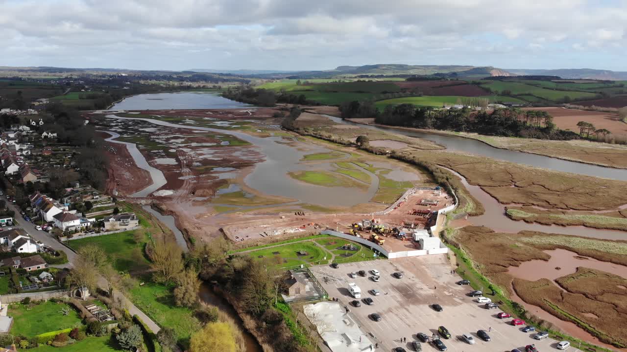 panorama aérea a la izquierda del proyecto de restauración de la nutria del río trabaja en budleigh salterton devon inglaterra