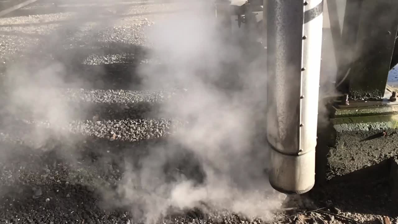 공장 현장의 증기 압력 릴리프 밸브