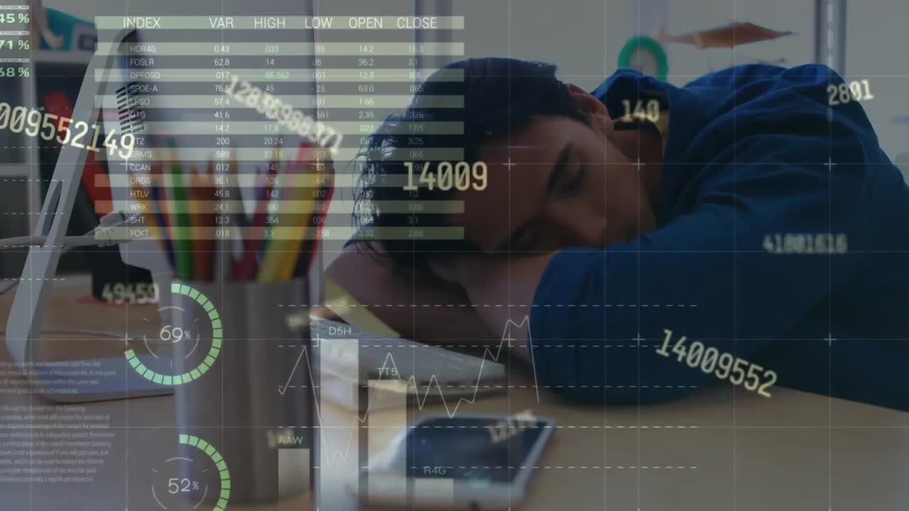 animación del procesamiento de datos estadísticos contra un hombre caucásico que usa una computadora después de descansar