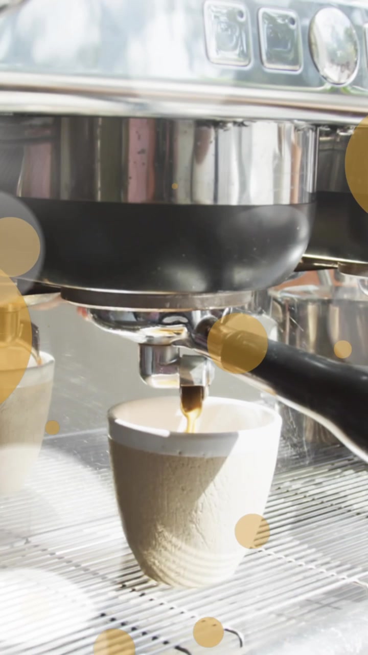 Animazione di punti gialli su un barista che prepara il caffè