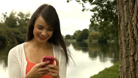 Pretty-girl-using-a-smartphone