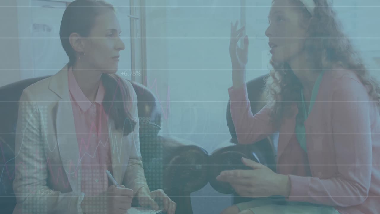 사무실에서 일하는 사업가 여성에 대한 금융 데이터 처리 활성화