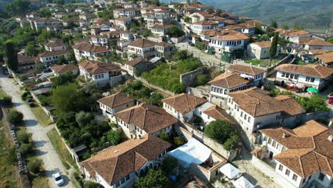 Berat-Castle:-Exploring-Beautiful-Traditional-Houses,-Churches,-and-UNESCO-Heritage-in-Albania's-Enchanting-Neighborhood-with-a-Thousand-Windows