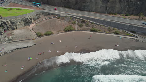 Daytime-Aerials-of-La-Laja-Beach-in-Las-Palmas,-Gran-Canaria,-Captured-in-Spring