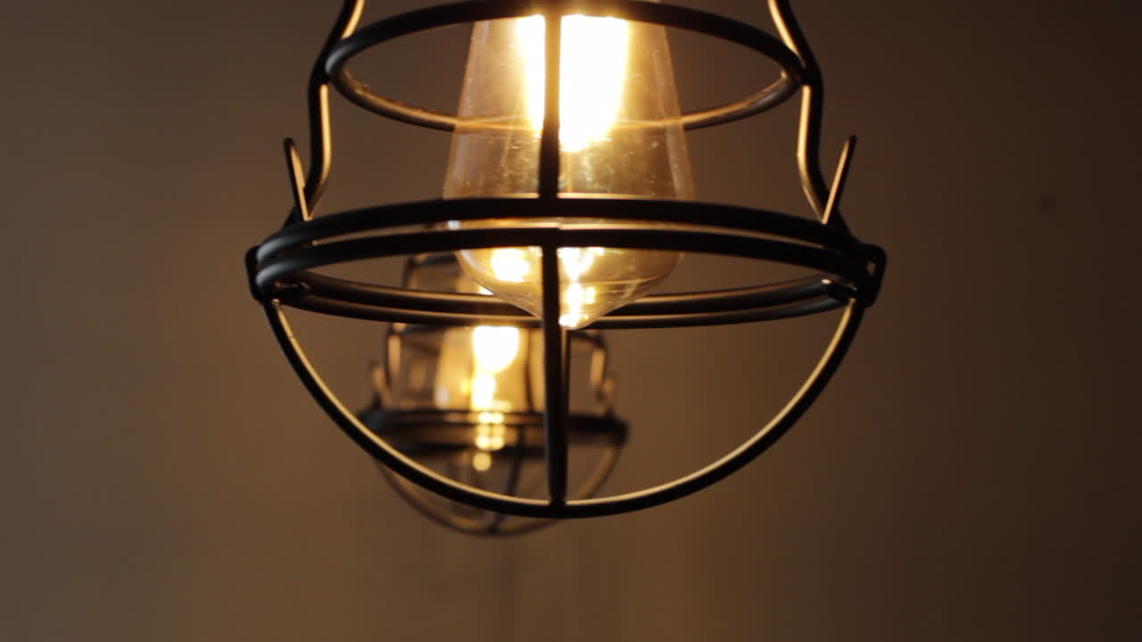 블랙 펜던트, 빈티지 전구가 있는 산업용 조명