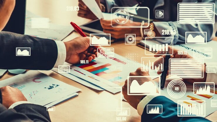 Visuale creativa di uomini d'affari nella riunione del personale aziendale