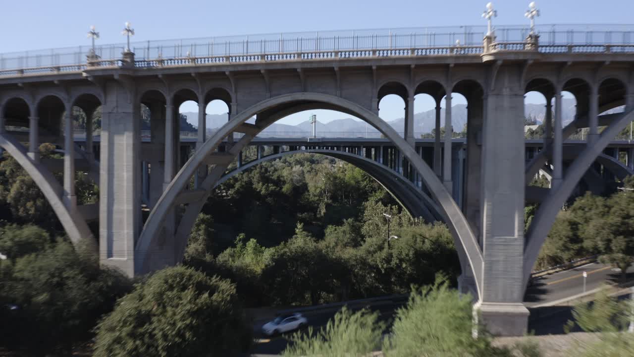 Flythrough under a bridge in Los Angeles