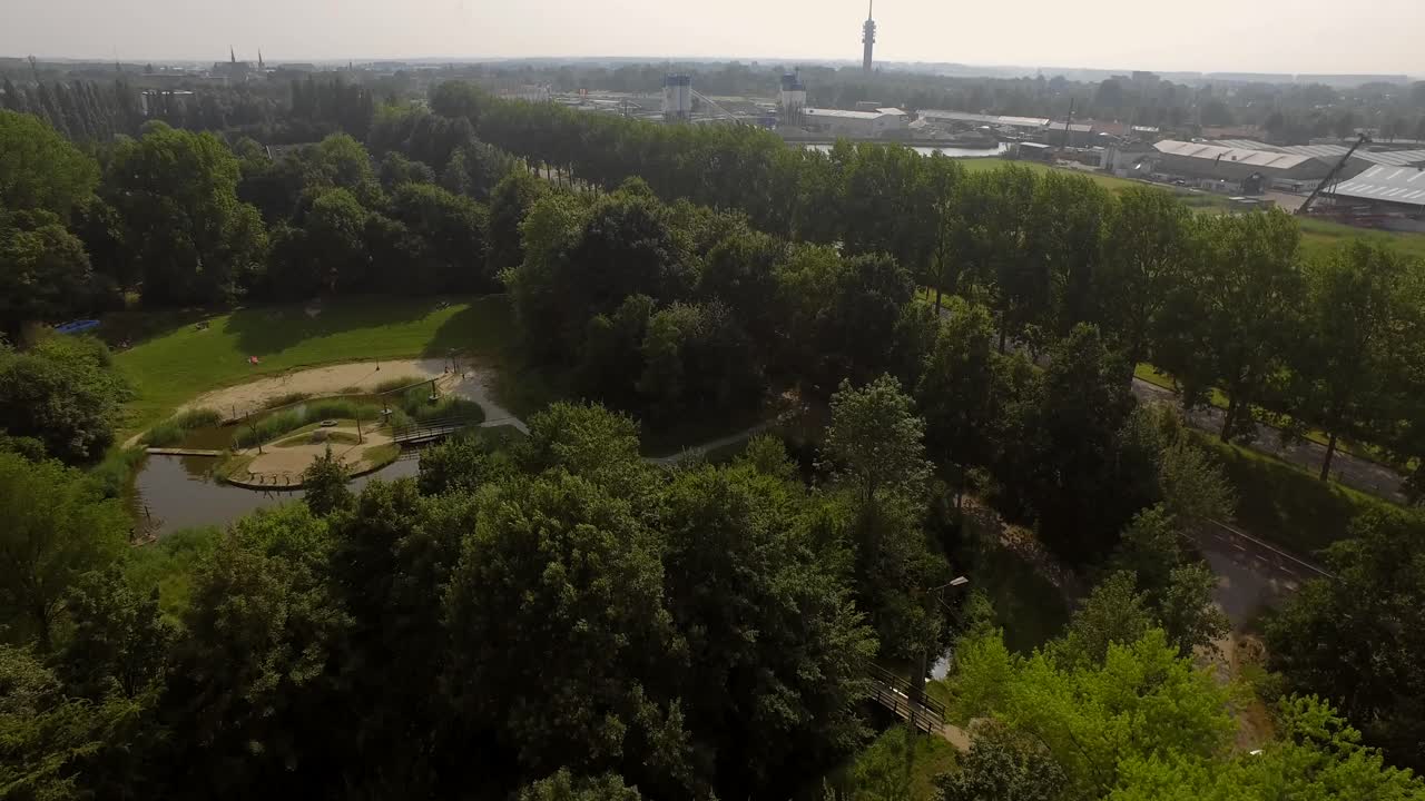 네덜란드의 괴스 미어 근처에 새로 지어진 주거 지역