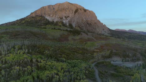 Espen-Drehen-Am-Kebler-Pass,-Colorado