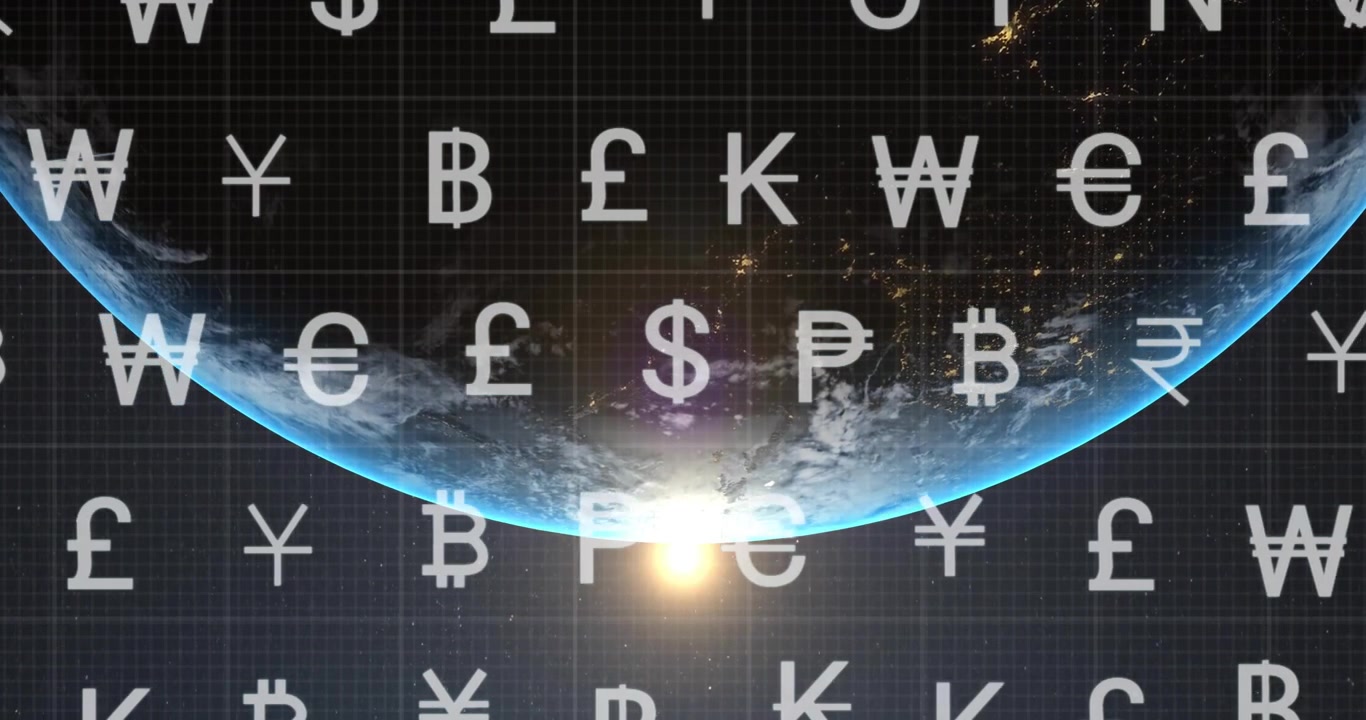 Animazione di simboli di valuta e elaborazione dati digitali su un globo su sfondo scuro