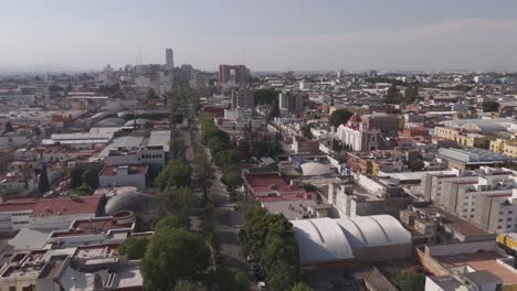 Vista-Aérea-Cerca-Del-Parque-Thye-Paseo-Bravo-En-Puebla