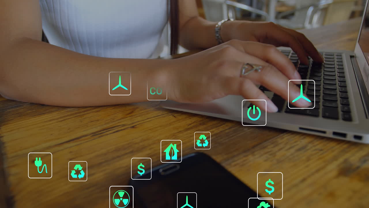 animación de múltiples iconos sobre la sección media de una mujer caucásica escribiendo en el teclado de una computadora portátil