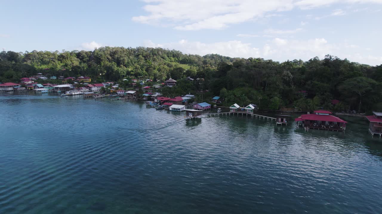 hermosos bastimentos de la isla en panamá, el archipiélago de bocas, casas en el agua, aérea