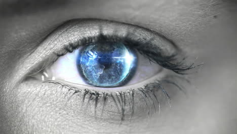 Close-up-of-human-eye-with-globe