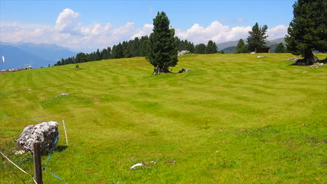 Hermosa-Vista-Sobre-Los-Alpes,-Montañas-En-Tirol-Del-Sur,-Italia