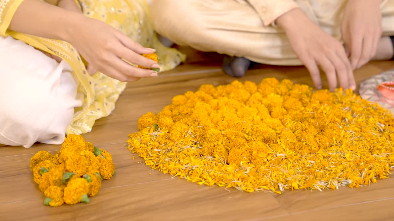 Coppia indiana che si prepara per Diwali