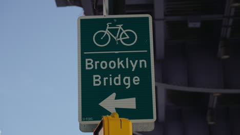 brooklyn bridge bicycle lane sign