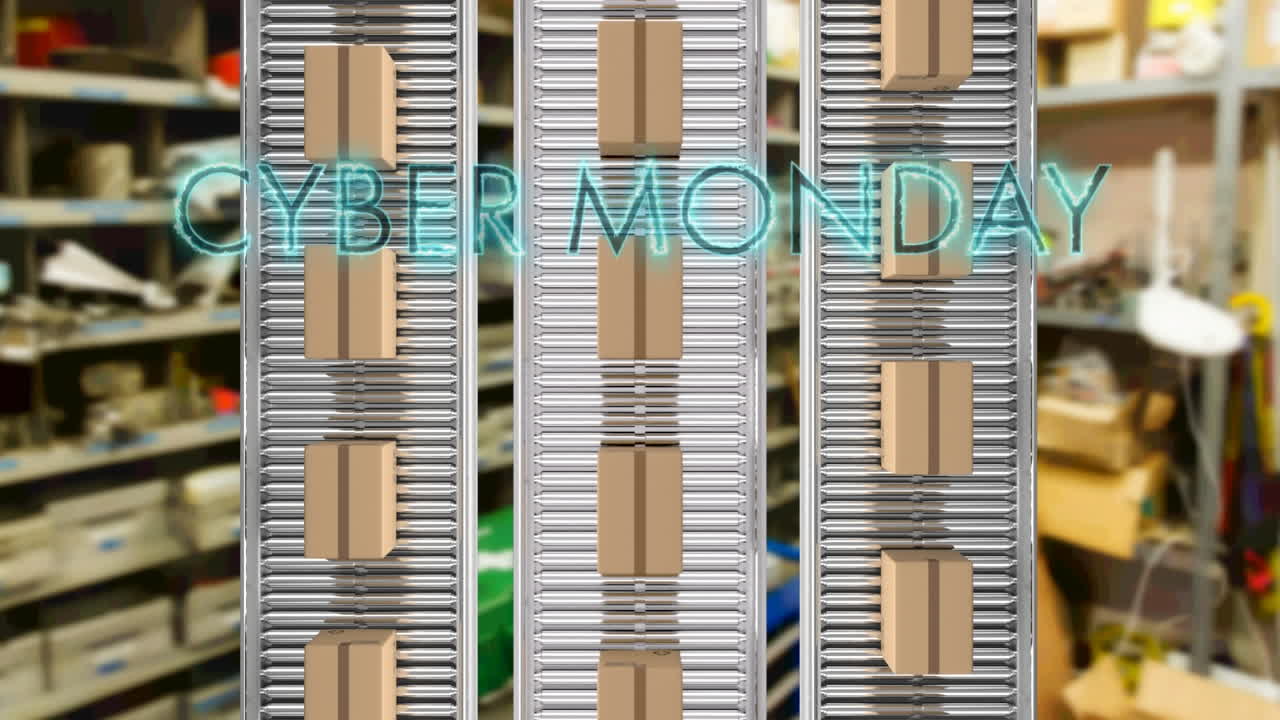 неонно-голубой текстовый баннер cyber monday над несколькими коробками доставки на конвейерной ленте против завода