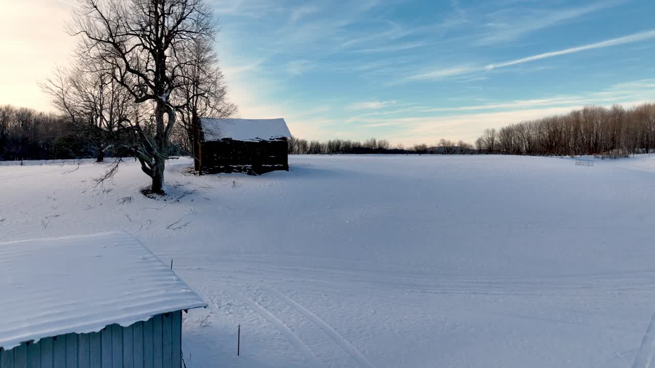 와타우가 카운티 nc의 오래된 농장 집, 리치 산 꼭대기