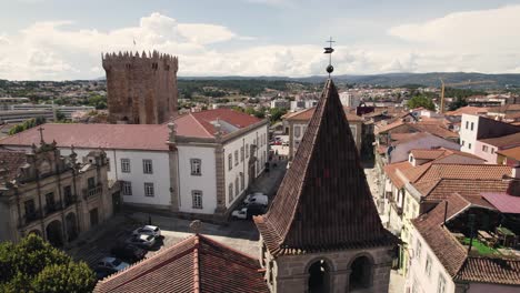 Tourismusbüros-Und-Museum-Der-Region-Flaviense-Außenfassade,-Portugal