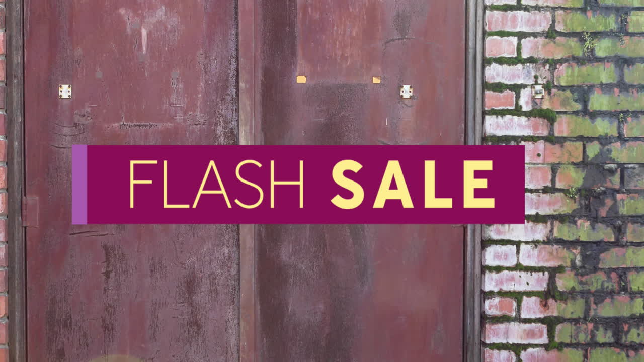 Animation von Flash-Sale-Text über einer Ziegelwand