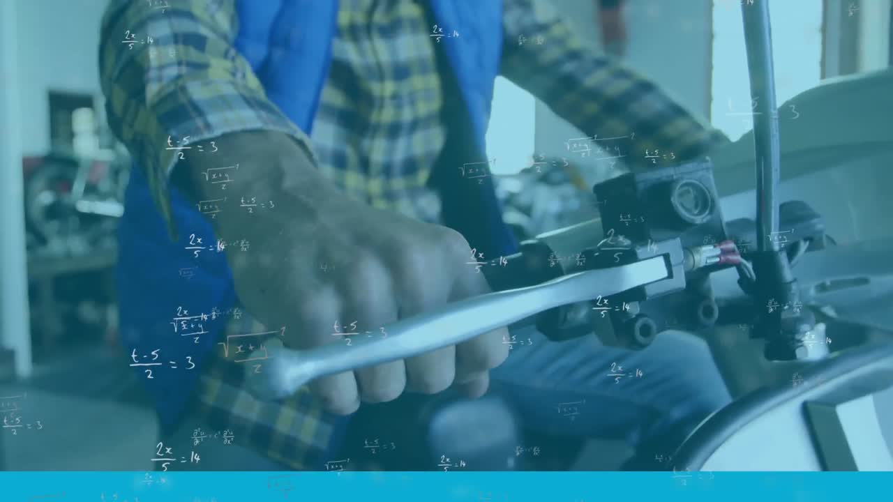 animación de ecuaciones matemáticas con un hombre reparando su motocicleta