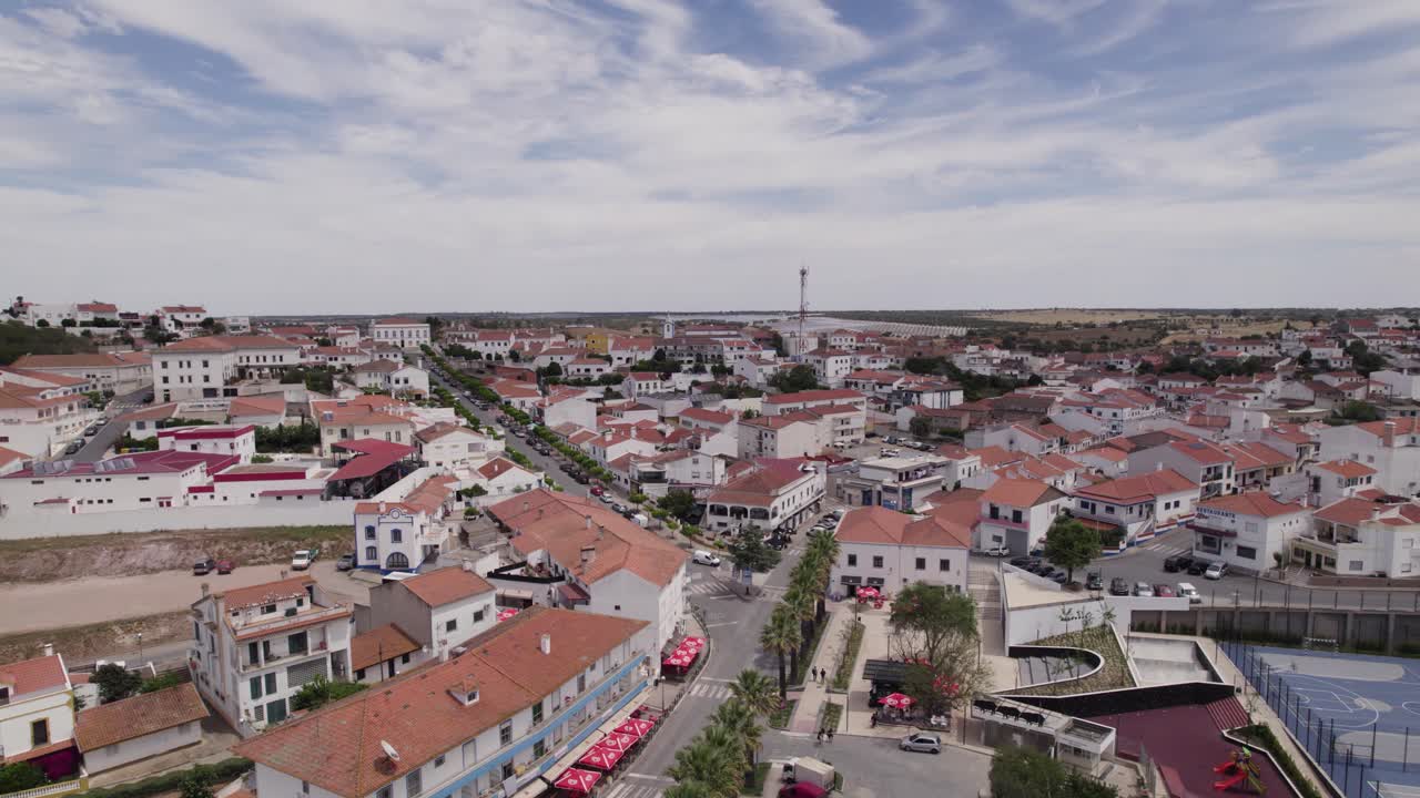 vista aérea de un vuelo a través del corazón de ourique, portugal