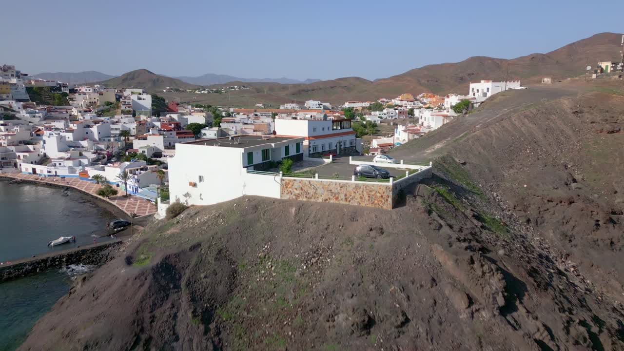 las playitas resort revelando disparo de dron. españa