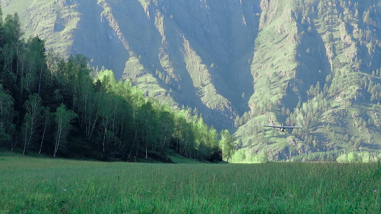 가 ⁇ 운 스포츠 비행기 착륙 1