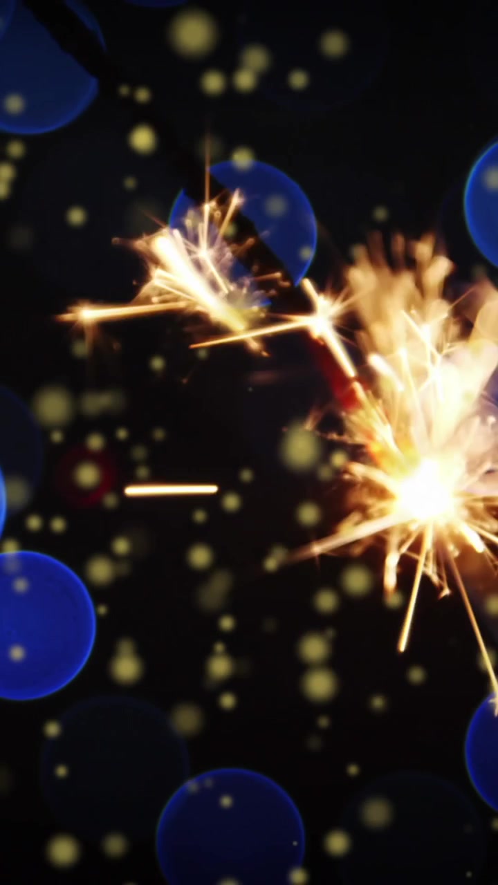 Animazione di fuochi d'artificio su sfondo nero