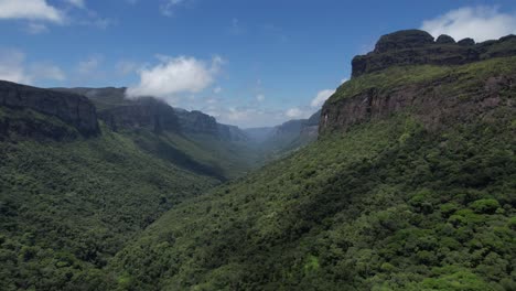 Video-Aéreo-No-Tripulado-De-Vale-Do-Pati-En-Chapada-Diamantina,-Bahía,-Brasil