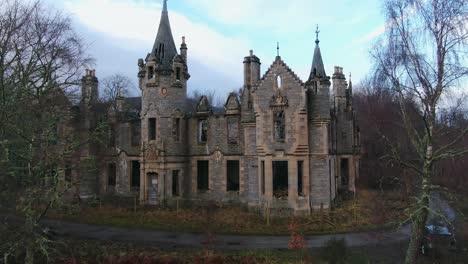 Dunalastair-Castle-in-Pitlochry,-Scotland