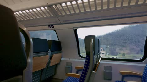 viaje tranquilo desde una ventana de tren, entre colonia y luxemburgo