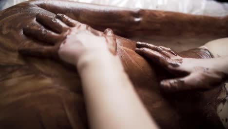 tratamiento corporal con chocolate