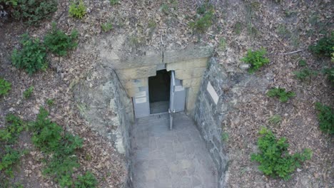 Puerta-De-Entrada-A-La-Tumba-De-Mezek-En-Bulgaria