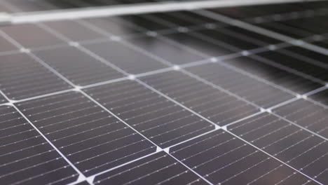 vista de cerca de los paneles solares