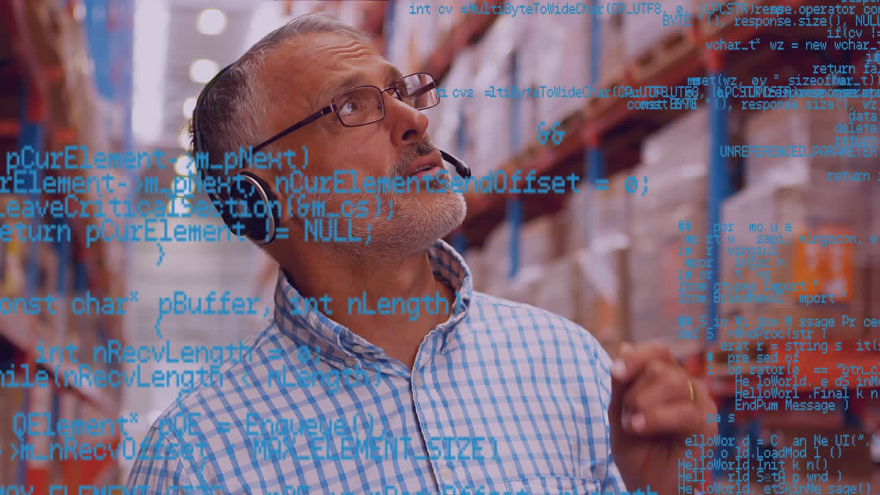 animación del procesamiento de datos sobre el hombre que trabaja en el almacén