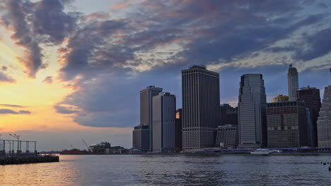 manhattan skyline from east river