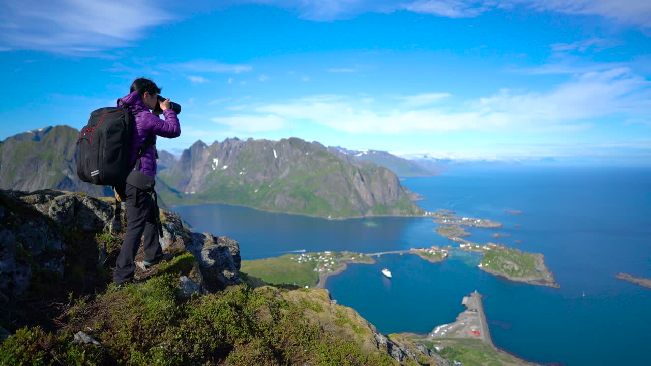 fotógrafo de la naturaleza de noruega en el archipiélago de lofoten.